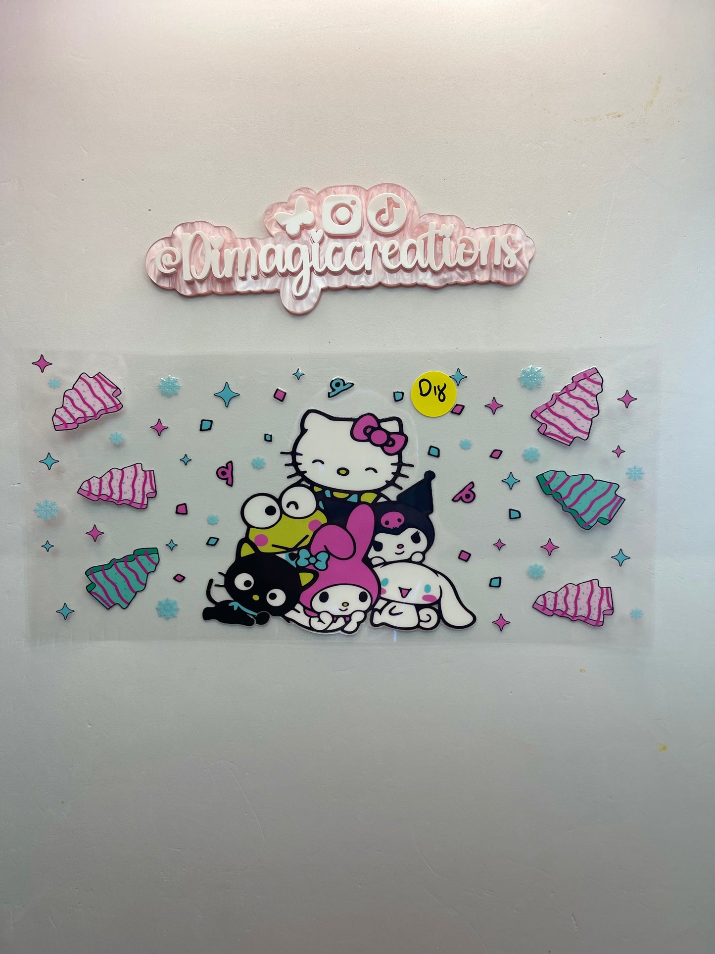 Hello Kitty and Friends D18