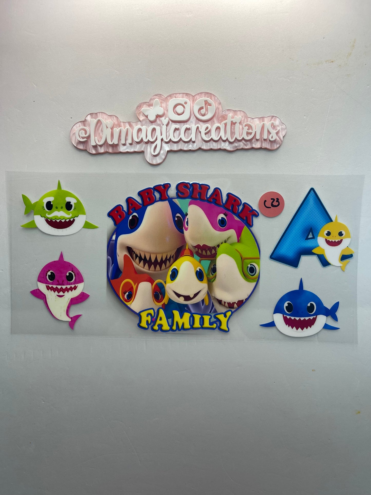Baby Shark Family C23